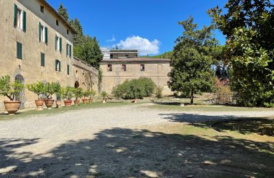 Historisk villa till salu Siena, Toscana, RIF 2937 Innenhof