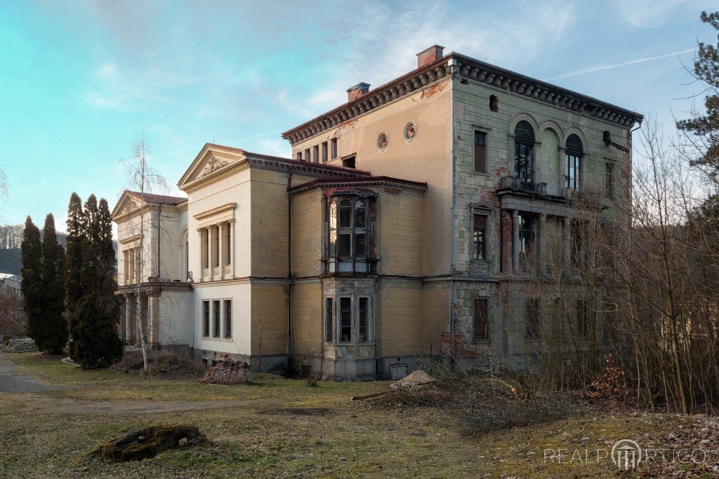 Sanierungsbedürfte Fabrikantenvilla in Tschechien (Mittelböhmen), Central Bøhmen