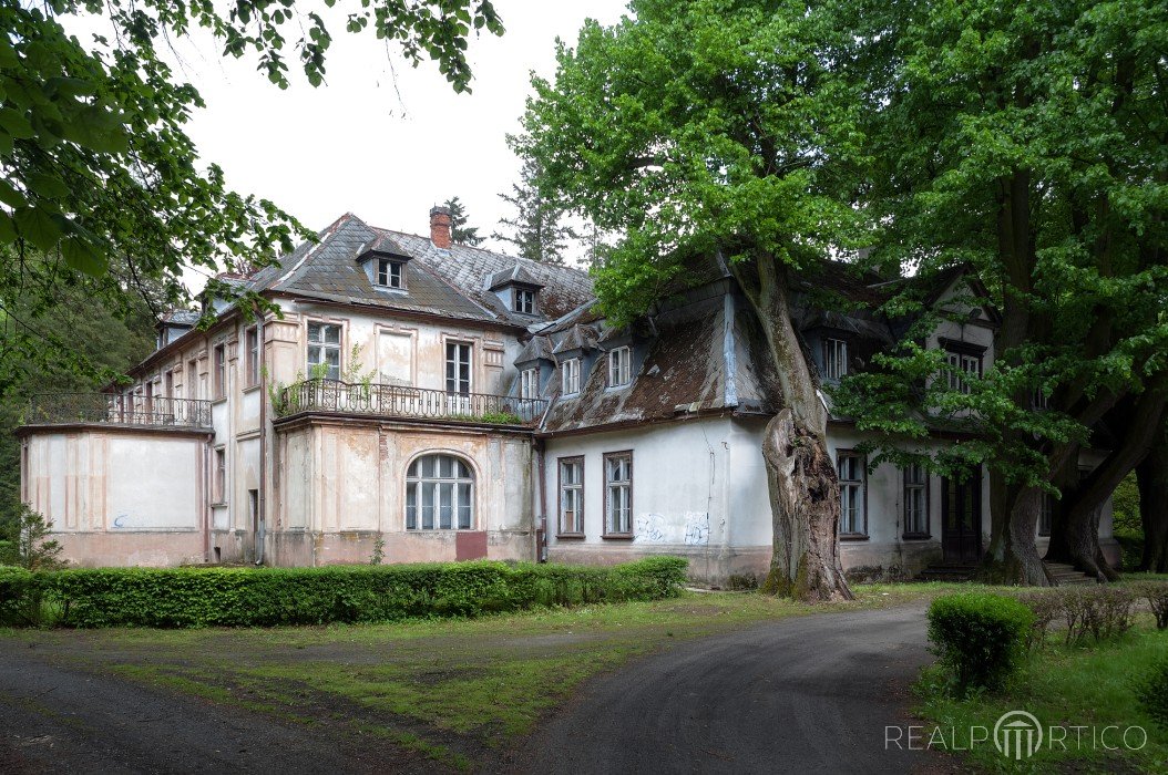 Oppeln: Schloss mit barocken und klassizistischen Merkmalen in Starościn, Starościn