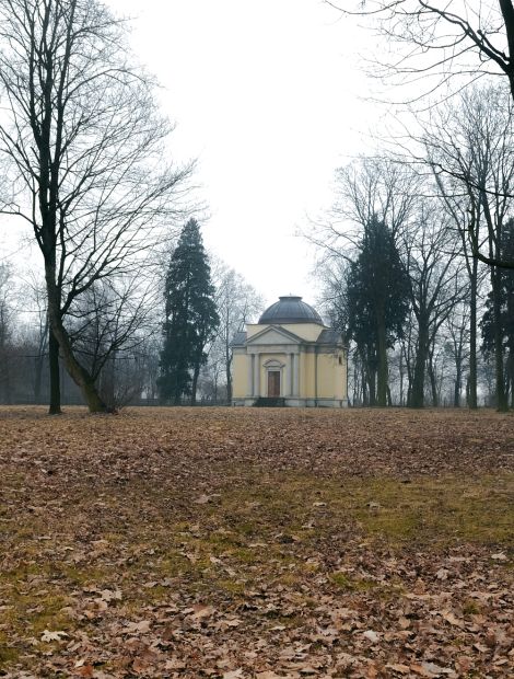 /pp/cc_by_nc_nd/thumb-krowiarki-poland-crypt.jpg