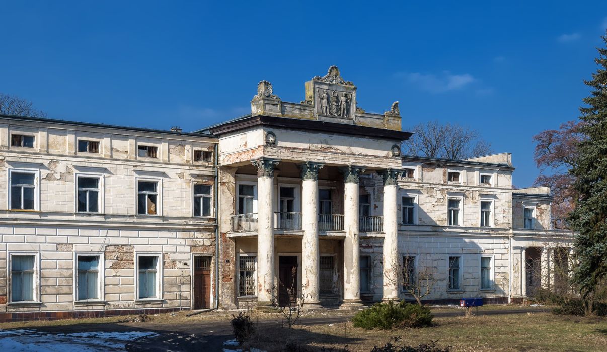 Pałac w Głuchowie, Foto unsaniert, 2010