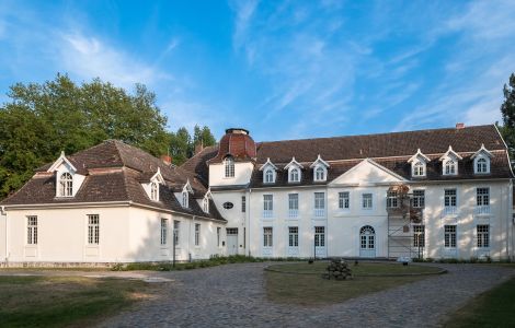 Buggenhagen, Straße des Friedens - Gutshaus Buggenhagen, Vorpommern-Greifswald