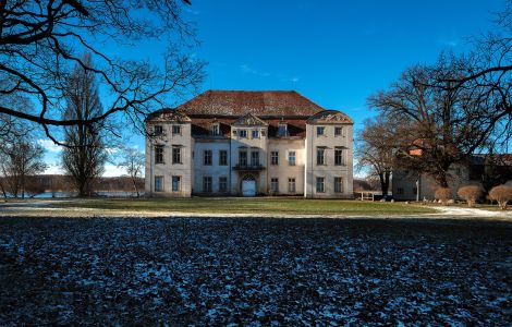 /pp/cc_by_sa/thumb-deutschland-mecklenburg-vorpommern-ivenack-herrenhaus.jpg