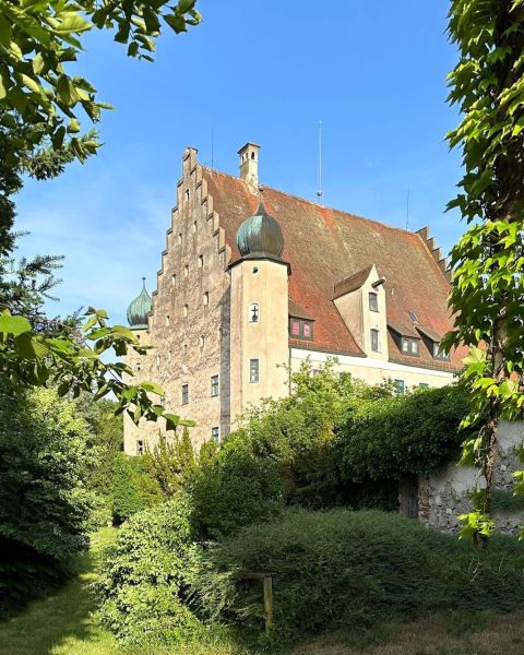 Schloss kaufen - Schlösser zu verkaufen