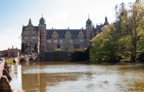 Hämelschenburg, Schlossstraße - Schloss Hämelschenburg