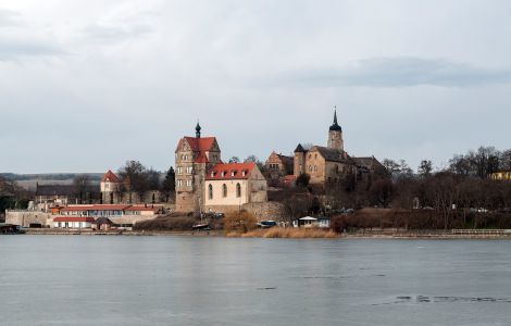  - Blick auf Schloss Seeburg mit Schlosskirche und Witwenturm