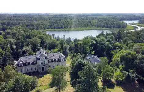 Schloss Damsdorf, Stall